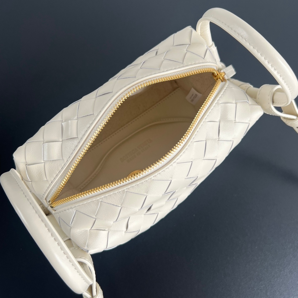 Bottega Veneta Small Loop Cross Body Bag 19 cm