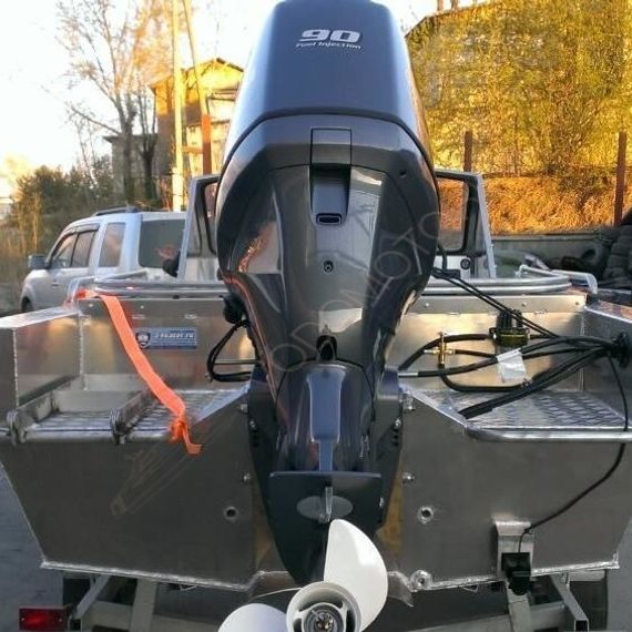 Алюминиевая моторная лодка RusBoat 52 JET под подвесной водомёт