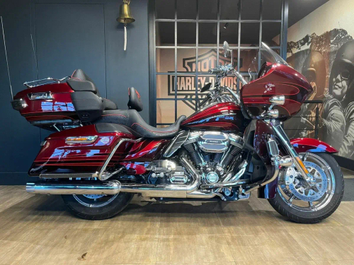 Harley-Davidson CVO Road Glide, 2015