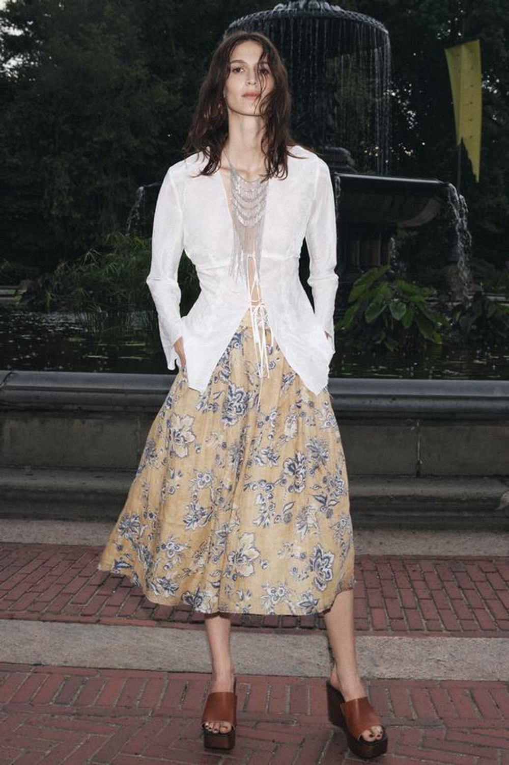 ZARA ЮБКА С ЦВЕТОЧНЫМ ПРИНТОМ ИЗ РАМИ — ZW COLLECTION, СЛОНОВАЯ КОСТЬ