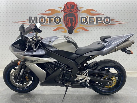 Yamaha YZF-R1 , 2004