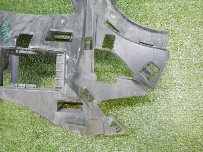 Кронштейн переднего бампера правый Mercedes S W222 (2013-2017)