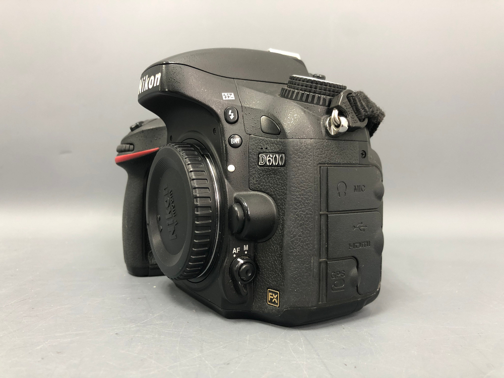 Nikon D600 (32.000 кадров)