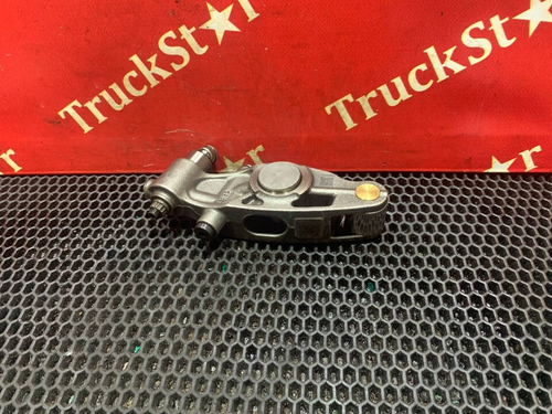 Коромысло выпускного клапана 2023г.