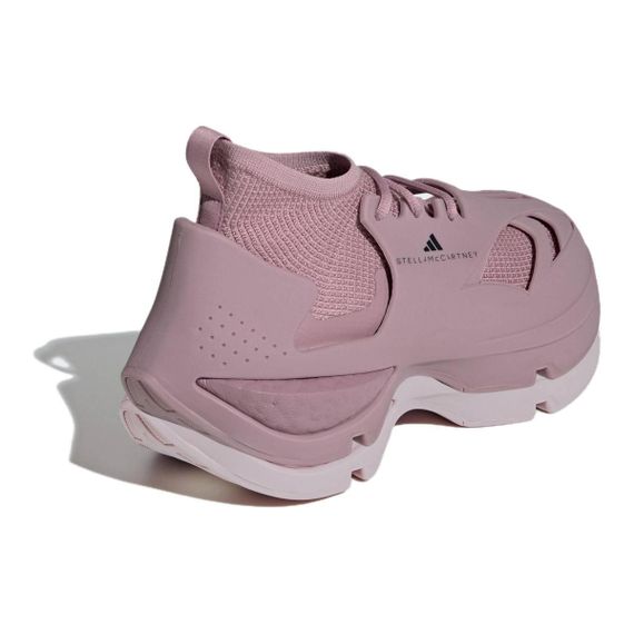 Коллекция спортивной одежды Adidas "Высший пилотаж"