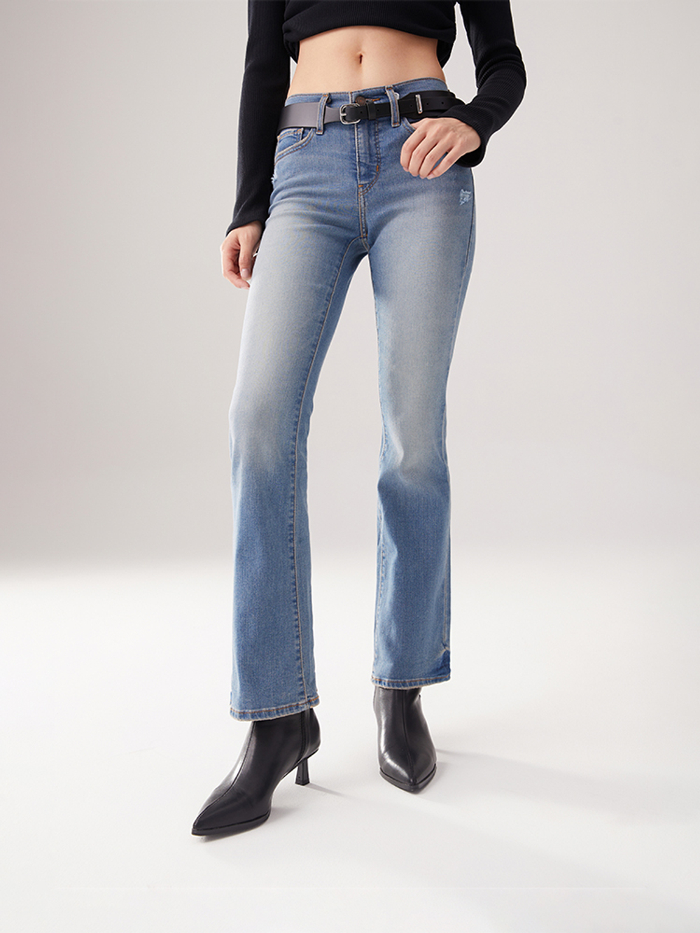 Классические женские джинсы Levi's 315 Shaping Bootcut 19632-0122