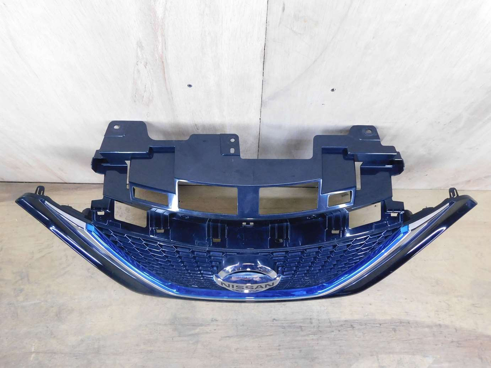 решетка радиатора Nissan Note E12 2017