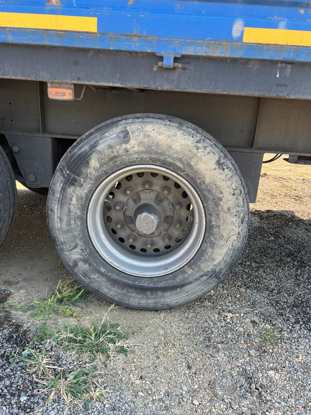 Туймазинский завод автобетоновозов 5885* Полуприцеп бортовой 588513