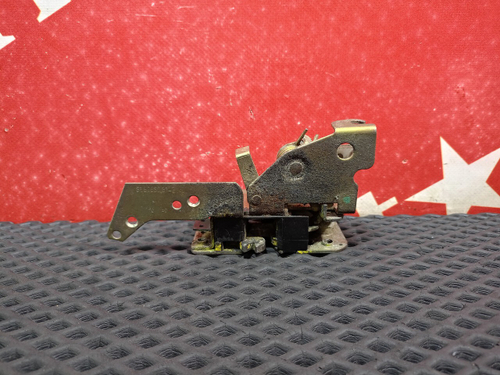 Замок двери правой внутренний