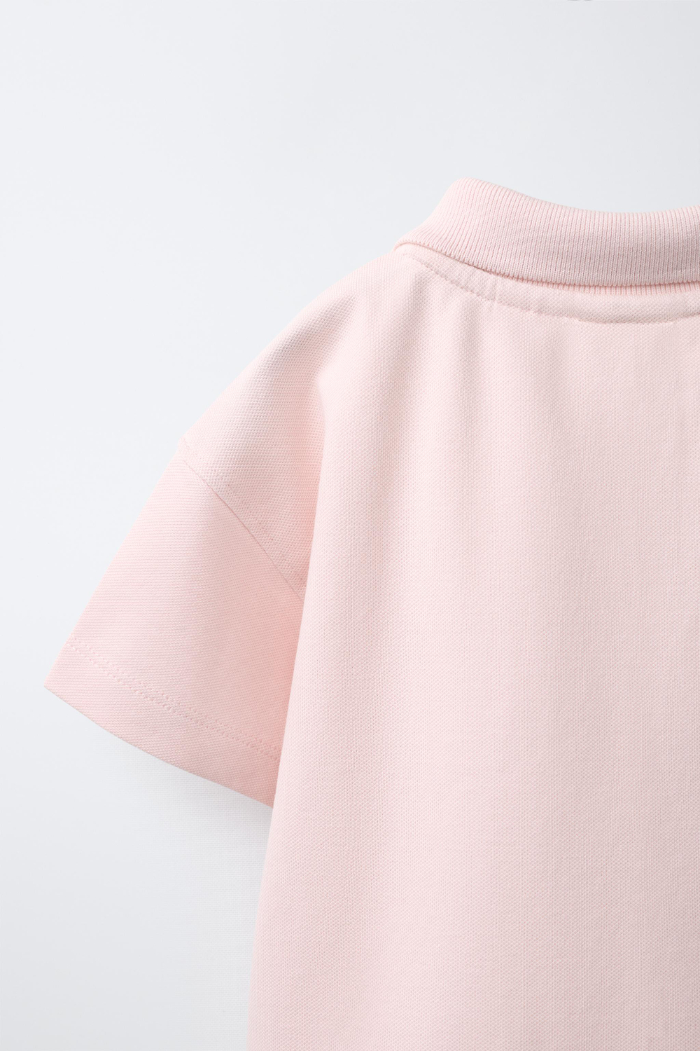 ZARA ПОЛО ПИКЕ С ЦВЕТОЧНОЙ ВЫШИВКОЙ, СВЕТЛО-РОЗОВЫЙ