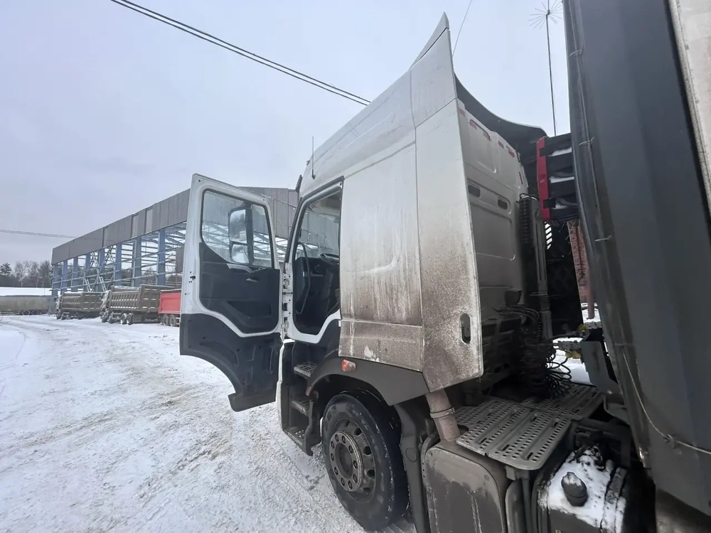 CHENGLONG H7 4x2 Седельный тягач LZ4181H7AB (Дизельный, 12.2 л, 462 л.с. АТ)