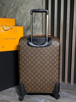 Чемодан Louis Vuitton