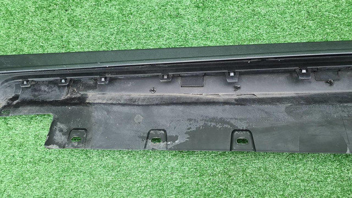 Накладка порога правая BMW 1er F40 (19-нв) M-paket