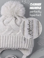 Шапка для девочки на завязках на осень