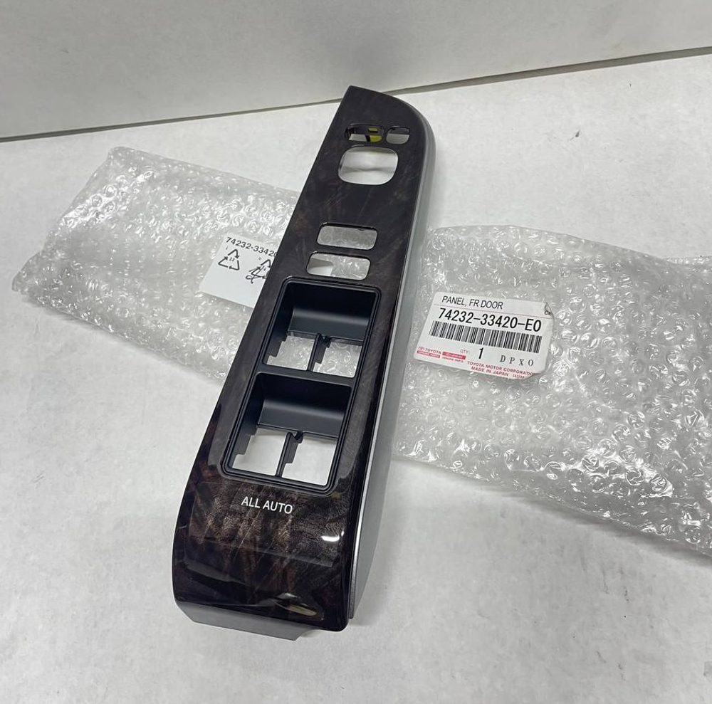 Накладка стеклоподъемника (FR, LH) 74232-33420-E0 7423233420E0