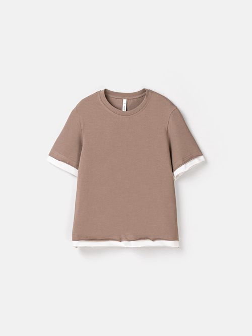 Футболка с контрастной отделкой 