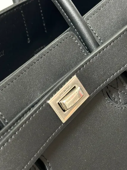 Сумка BALENCIAGA Bel Air Carry All Bag черный/серебро
