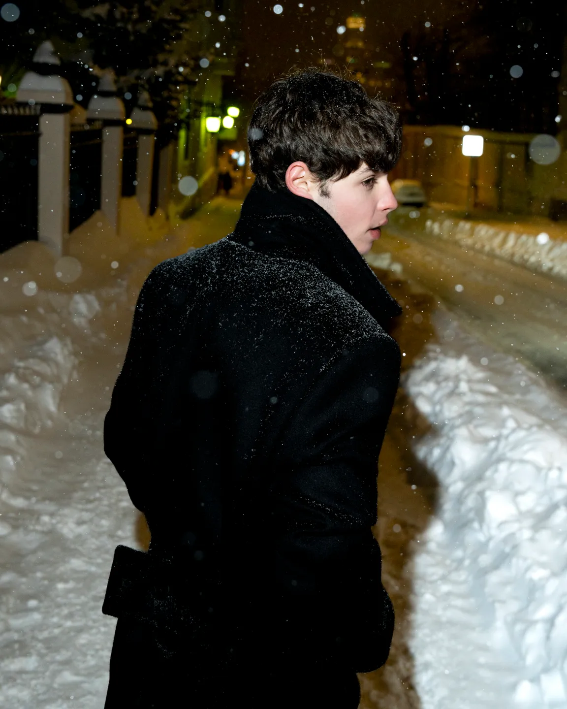 Черное пальто 