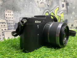 Nikon 1 V1 Kit 10-30mm 3.5-5.6 VR