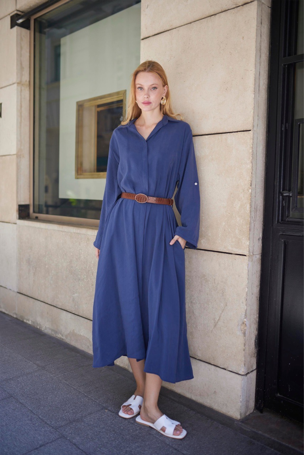 Платье -рубашка с боковыми кармана в комплекте с поясом