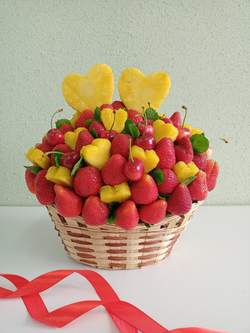 Фруктовый букет " Два сердца"