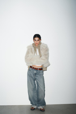 ZARA КОРОТКАЯ ШУБА ИЗ ИСКУССТВЕННОГО МЕХА НА МОЛНИИ, СЕРЫЙ