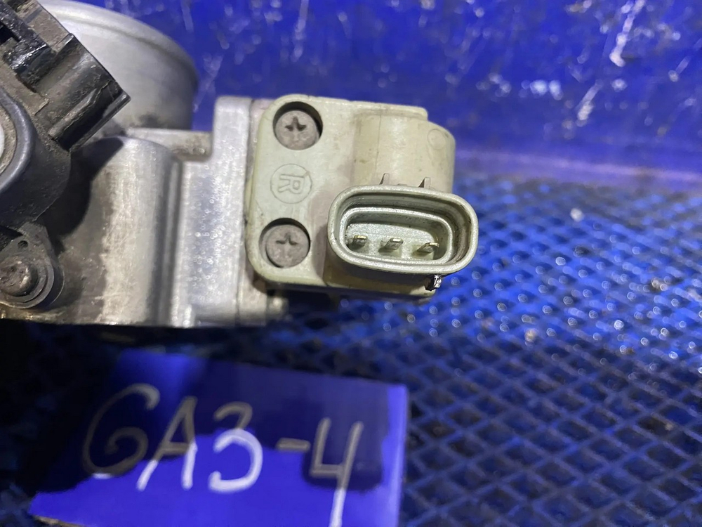 Дроссельная заслонка Honda LOGO 1997