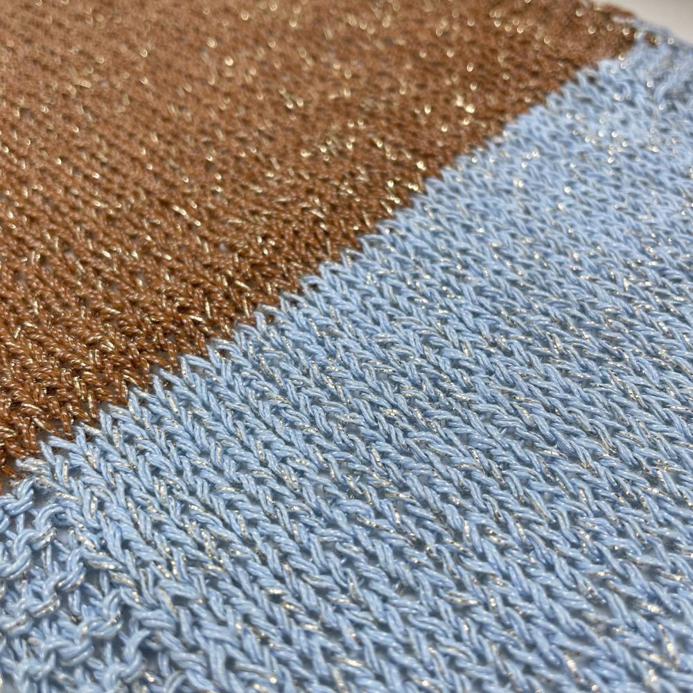 Бобинная пряжа для вязания (200 гр.) LAGOPOLANE 41% хлопок 36% полиамид 18% полиэстер 5% люрекс