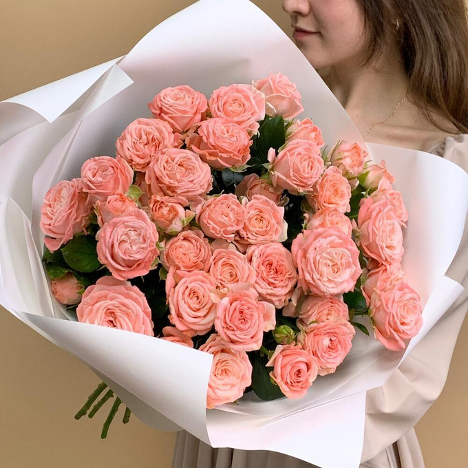 Нежные кустовые пионовидные розы 9шт