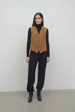 Костюмный жилет