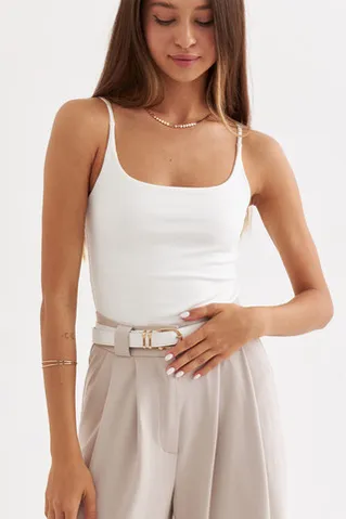 Майка на бретелях из хлопка кремового цвета