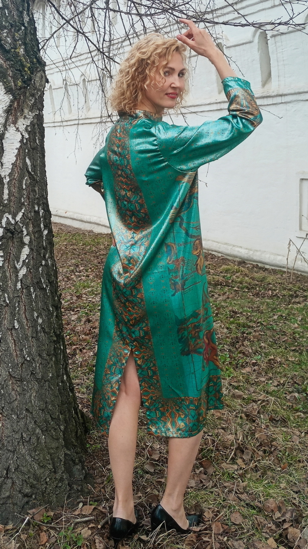 Платье «Созвездия», по мотивам карт из атласа звездного неба Globi coelestis