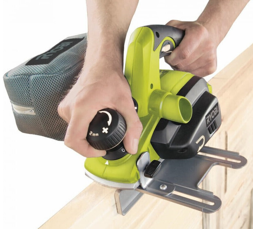 Рубанок электрический Ryobi EPN7582NHG 5133000352