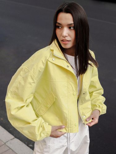 Укороченная женская ветровка универсального размера