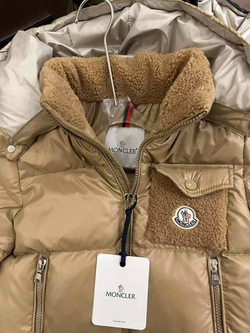 Пуховик Moncler