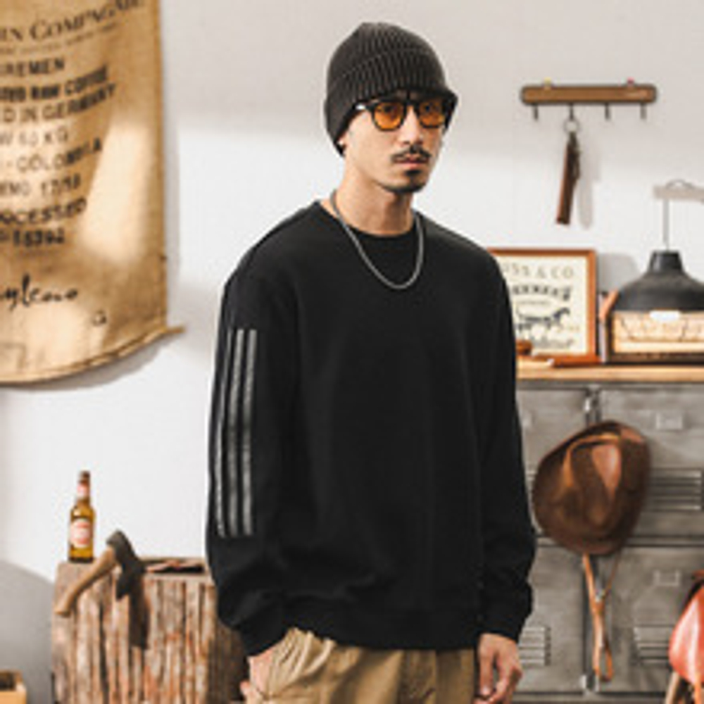 Свитшот мужской три полоски от бренда JAULINO чёрного цвета.