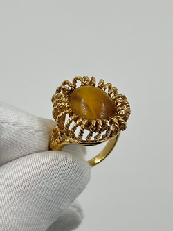 Кольцо с коричневым кабошоном