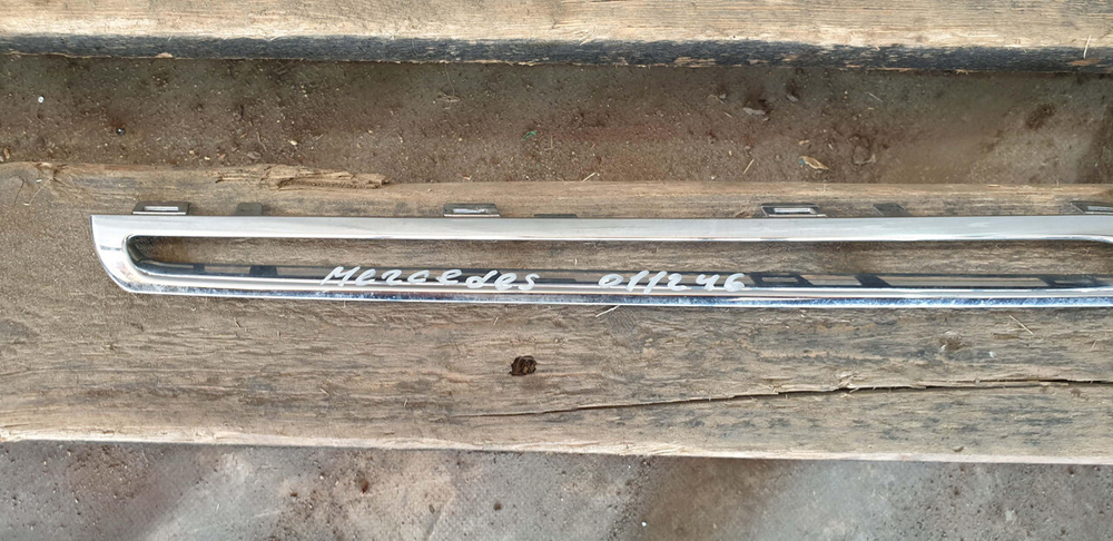 Молдинг решетки радиатора Mercedes GLE (W166) 15-18 Б/У Оригинал A1668881685