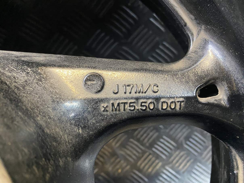 Колесо заднее Suzuki GSR400 (GK7DA)