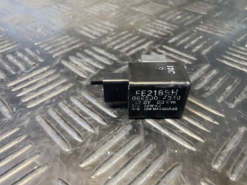 Реле поворотников Yamaha TDM900 RN08 2002