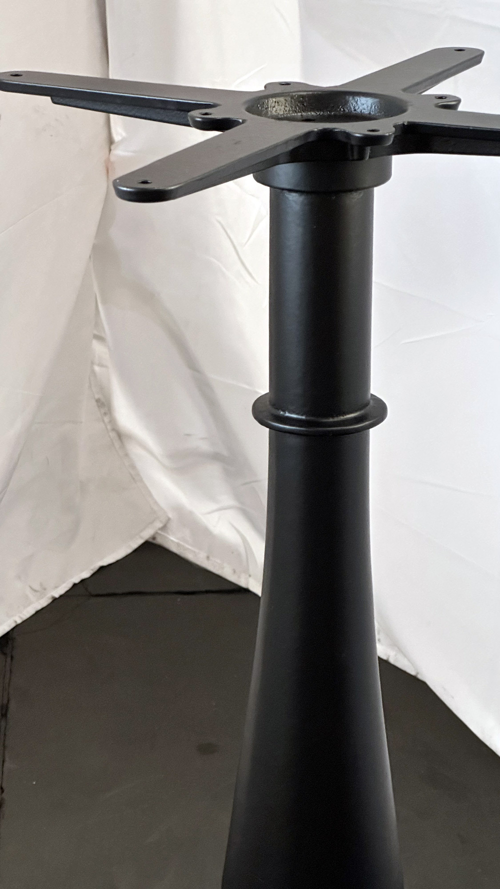 Подстолье чугунное 1024EM