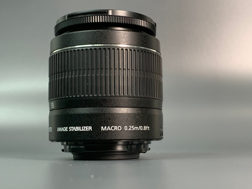 Canon 600D kit 18-55mm 3.5-5.6 IS ll 1.800 кадров