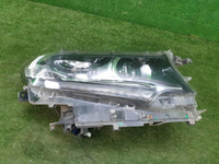 Битая Фара правая Toyota Land Cruiser Prado 150 (2017-н.в.) LED