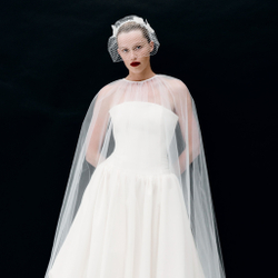 Вуаль с белыми шелковыми бабочками