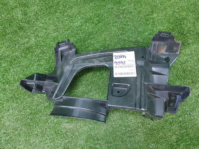 Кронштейн насадки глушителя правый Mercedes E W213 (2016-2021) AMG