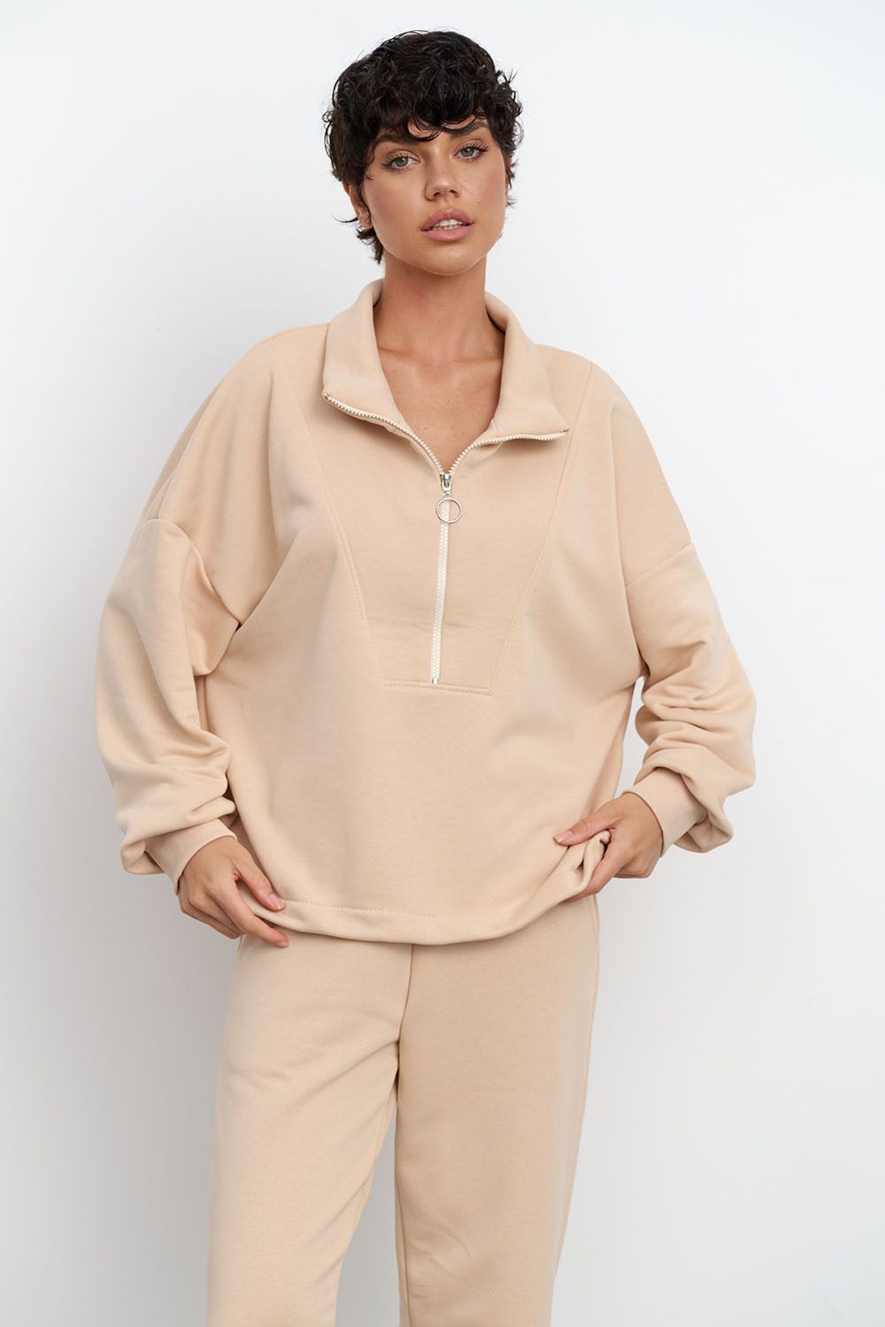 Олимпийка на молнии из премиум футера ванильного цвета