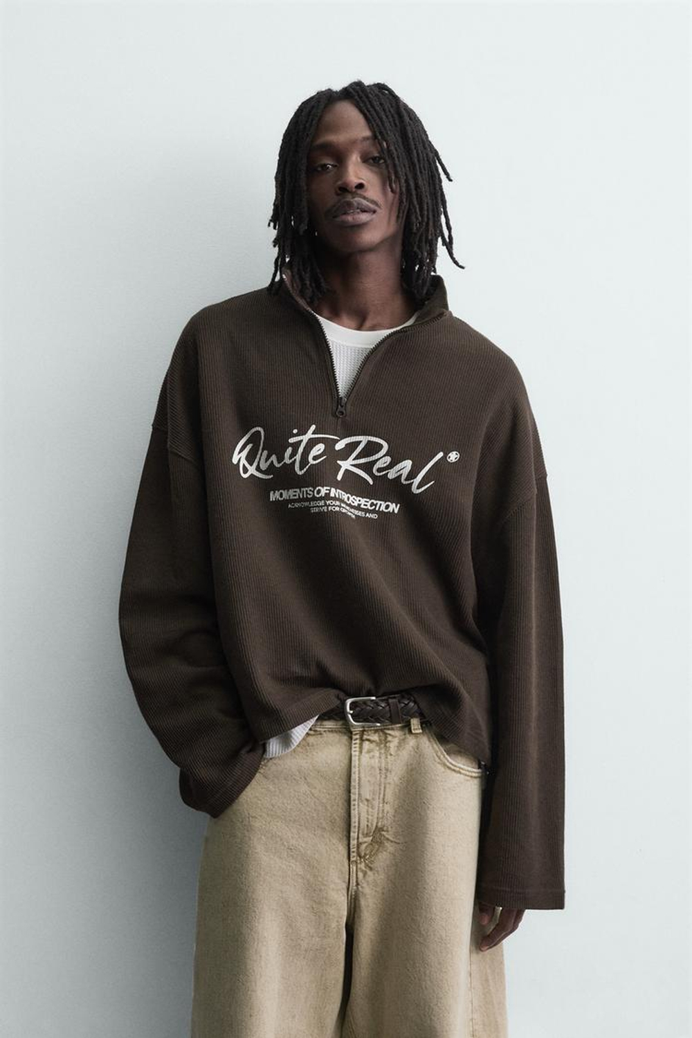 ZARA ТОЛСТОВКА С ПРИНТОМ И ВОРОТНИКОМ НА МОЛНИИ, ШОКОЛАДНО-КОРИЧНЕВЫЙ