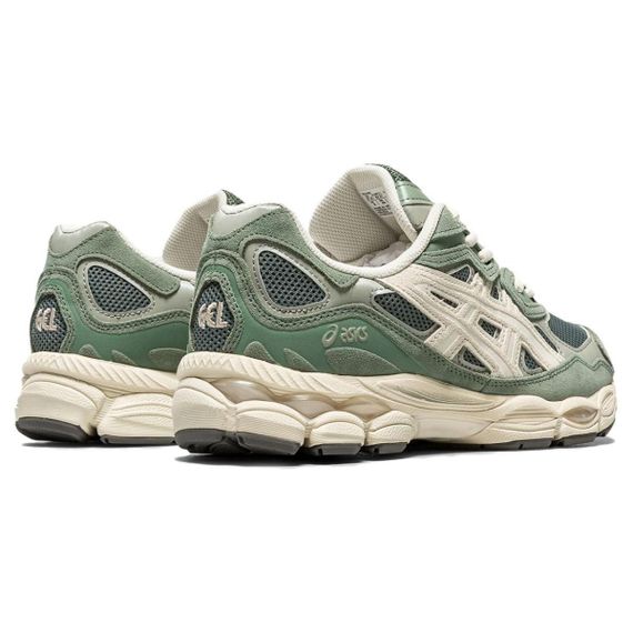 Asics из Нью-Йорка В изобранном виде - это универсальный аксессуар для Зеленого университета