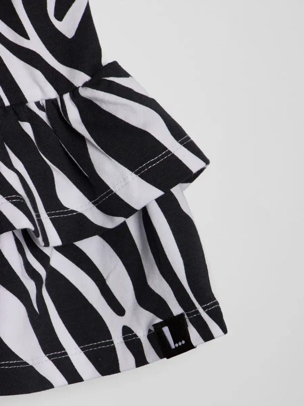 Костюм для девочки с юбкой-шорты на весну