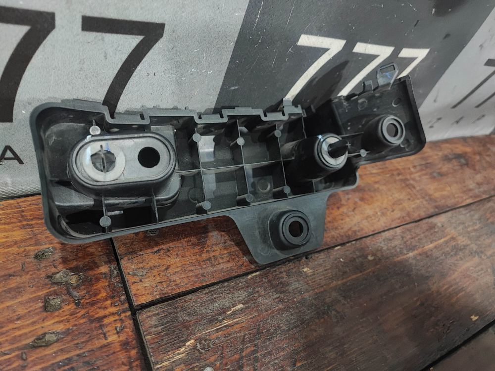 Кронштейн заднего бампера правый Zeekr 001  Б/У Оригинал 6600190827